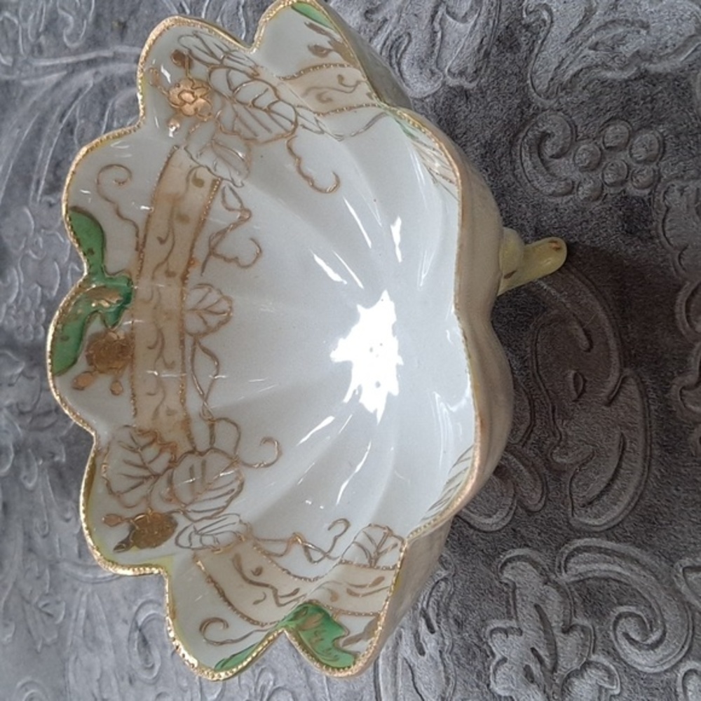 Antique Nippon Scalloped Footed Bowl | Hand painted | Japan - Picture 2 of 10